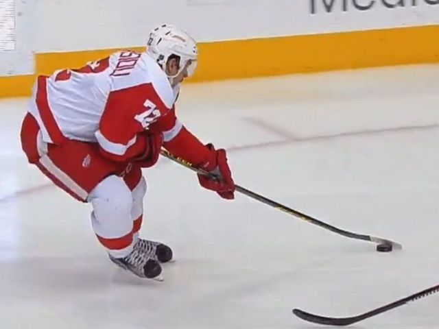 VIDEO: Wings' Anthanasiou turns on jets, toe drags, scores top-shelf