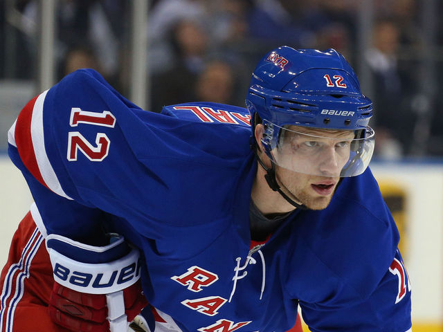 Rangers' Eric Staal leaves game after blow to head, 'should be fine'