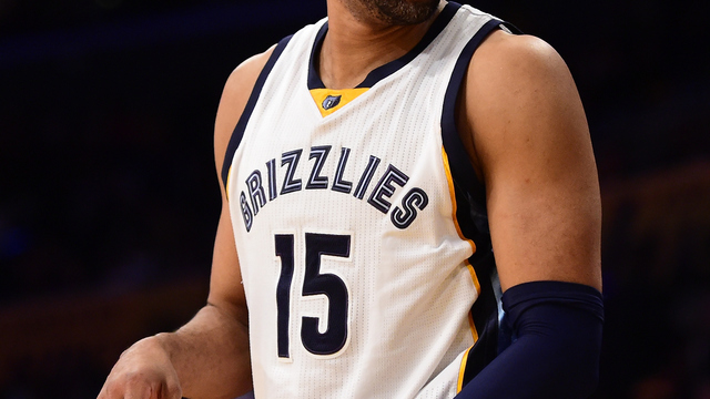 Watch: Vince Carter turns back the clock, unleashes 360 layup