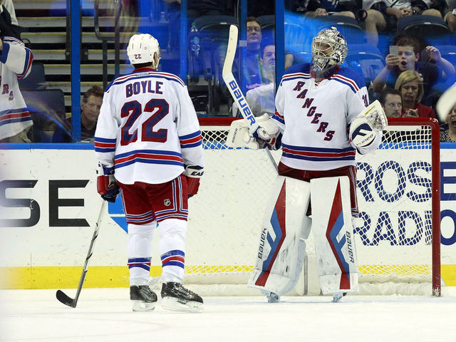 VIDEO: Lundqvist melts down, gets penalty for launching net off pegs