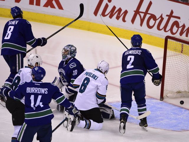 Canucks blow another lead after 40 as home struggles continue
