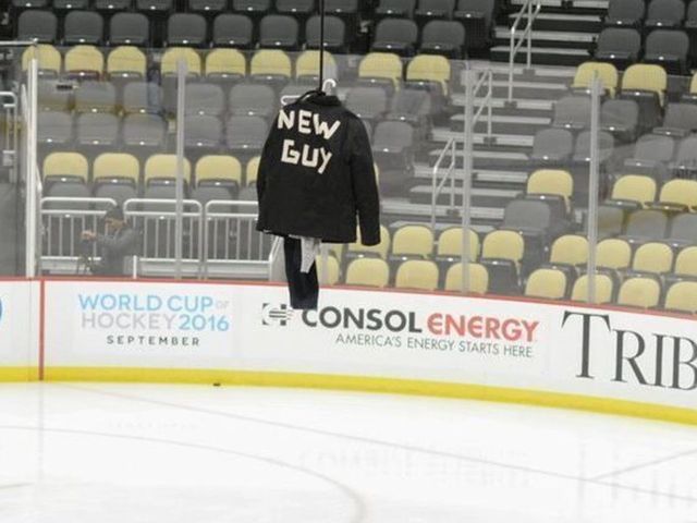 Penguins hang new teammate Schultz's clothes over the ice