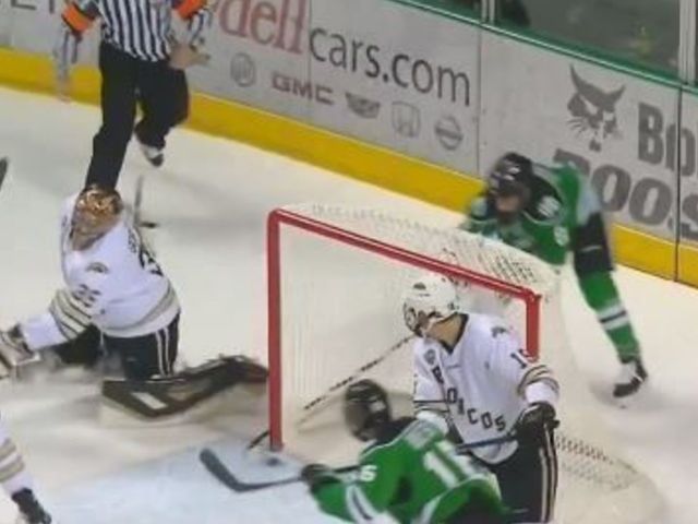 VIDEO: Blackhawks prospect Schmaltz dangles, tucks in terrific goal