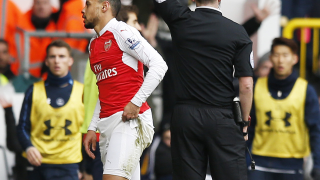 Coquelin apologises for daft red card vs. Spurs: 'I thought I could get the ball'
