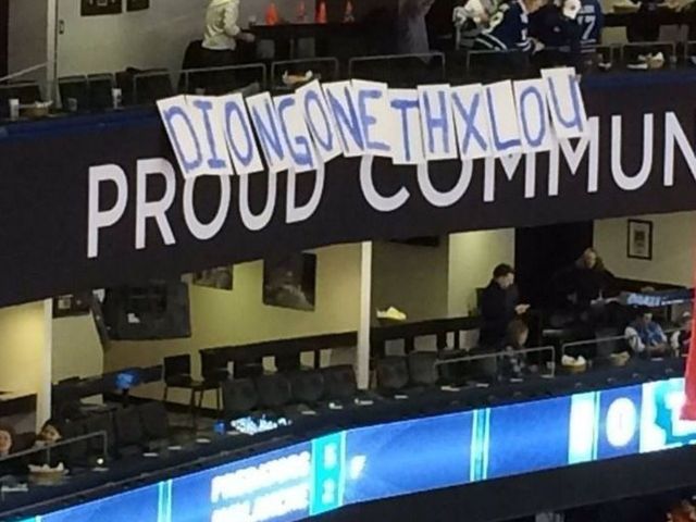 Maple Leafs fans welcome Phaneuf back with pylons, sign