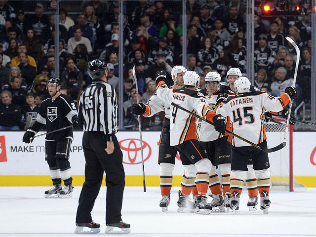 Ducks set franchise record with 11th straight win