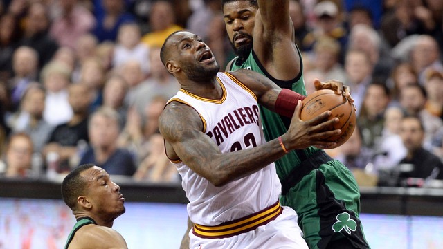 LeBron passes Duncan for 14th all-time in scoring