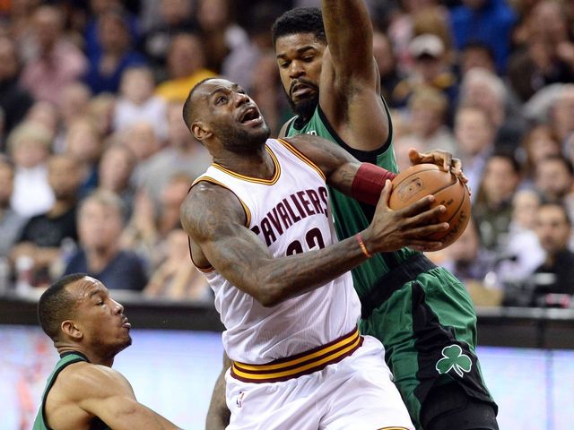 LeBron passes Duncan for 14th all-time in scoring