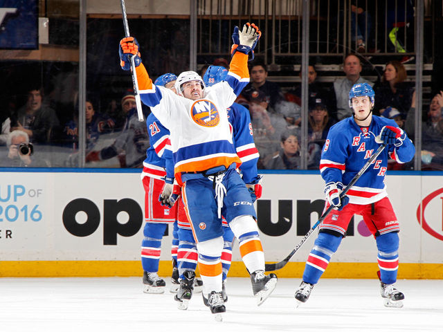 Islanders spring for 6, beat Rangers in entertaining clash at MSG