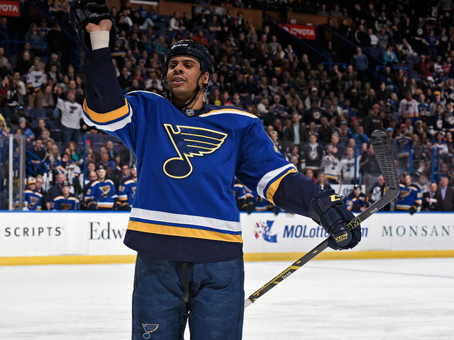 Reaves forgot puck after scoring 1st as a dad: 'I'll have to keep the stick now'
