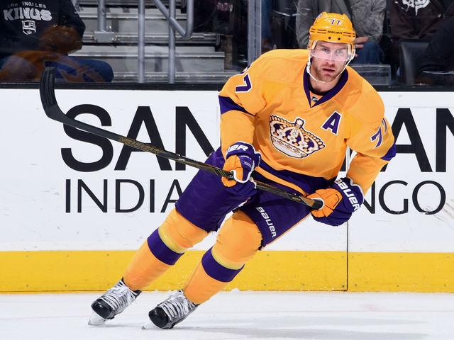 Carter collects 300th goal in blowout over Canucks