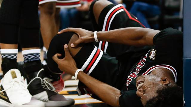 Bulls say no structural damage to Butler's knee