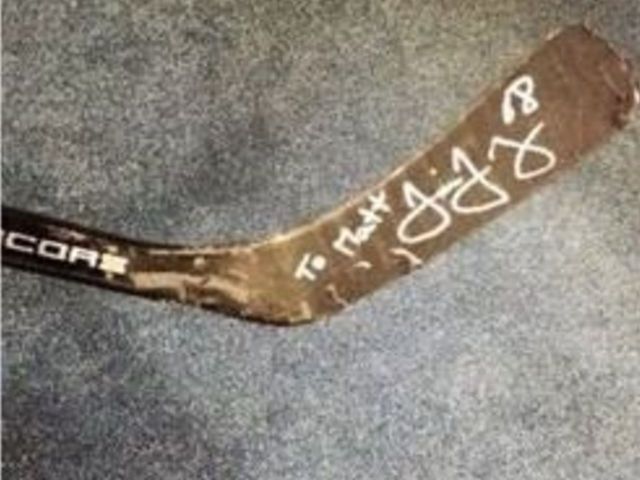 Avalanche's Duchene gets sticks signed by Jagr, Datsyuk