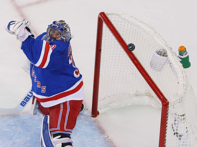 Report: NHL working on crossbar, blue-line cameras in time for playoffs