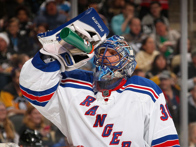 Lundqvist starts Game 2 for Rangers