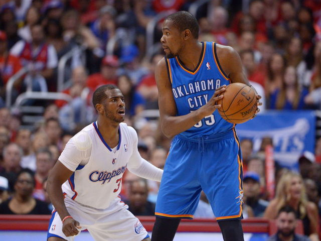 VIDEO: Chris Paul hits Kevin Durant in the groin
