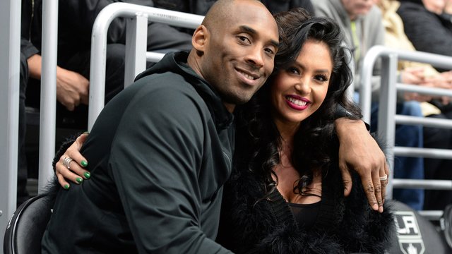 VIDEO: Kobe caught on kiss cam at Los Angeles Kings game