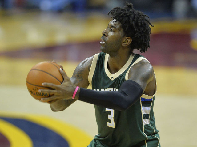 Bucks' Mayo fractures ankle falling down stairs, out for season