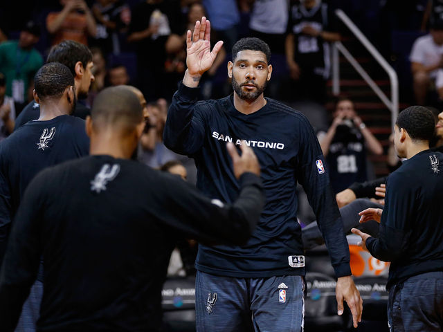 Duncan joins Kareem with 25K points, 15K rebounds, 3K blocks