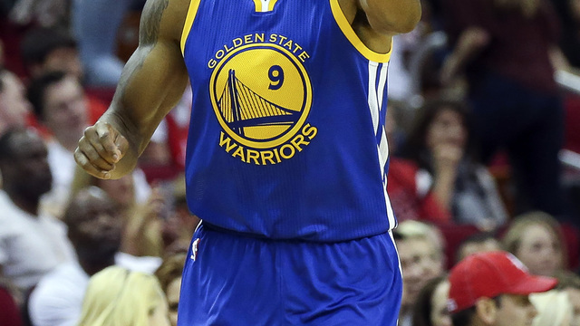 Iguodala suffers ankle injury in win over Blazers, will undergo MRI