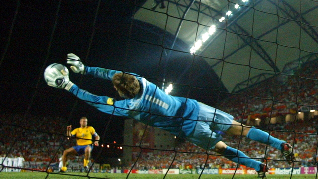 VIDEO: 45-year-old Van der Sar saves penalty after coming out of retirement