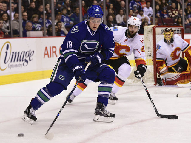 Canucks' Virtanen moved to top line with Sedins