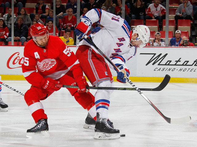 Report: Kronwall suffers knee sprain, expected to return before end of season