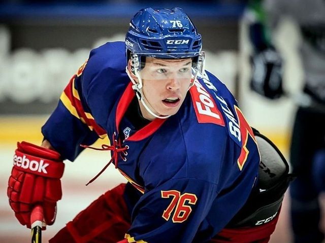 Oilers sign KHL forward Jere Sallinen to entry-level contract