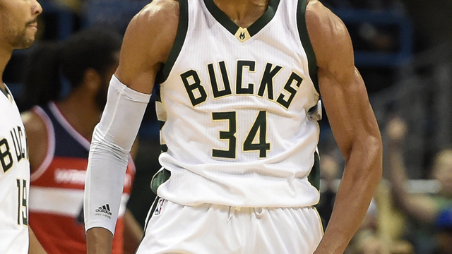 Watch: 'Greek Freak' denies consecutive Aaron Gordon shots