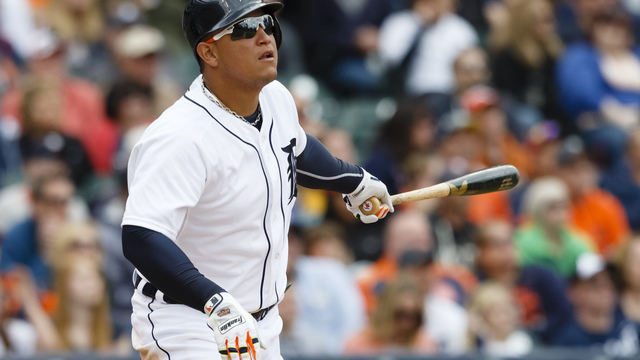 Report: Astros will pursue Miggy, Encarnacion