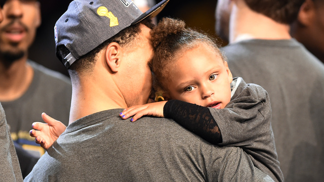 VIDEO: Riley Curry serenades her father with 'Happy Birthday'