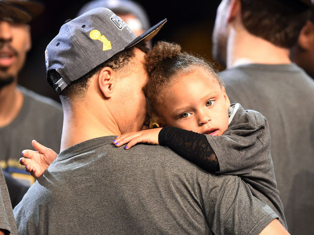 VIDEO: Riley Curry serenades her father with 'Happy Birthday'
