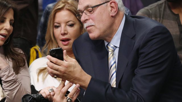 'Theory' around NBA: Lakers have plan if Jackson leaves Knicks after 2016-17