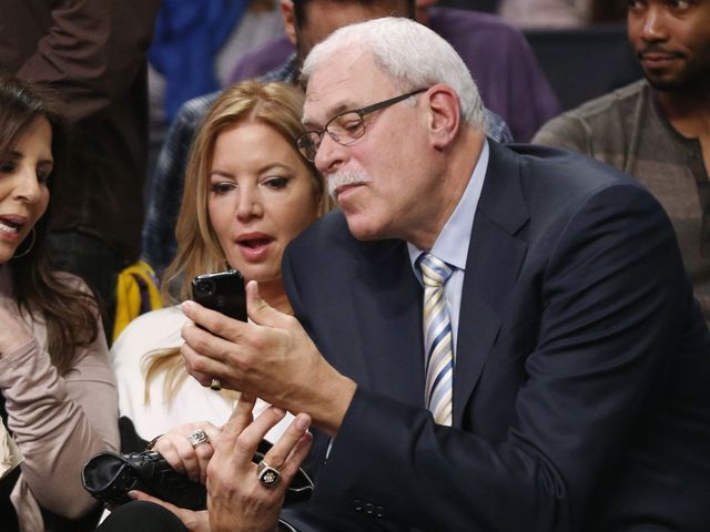 'Theory' around NBA: Lakers have plan if Jackson leaves Knicks after 2016-17