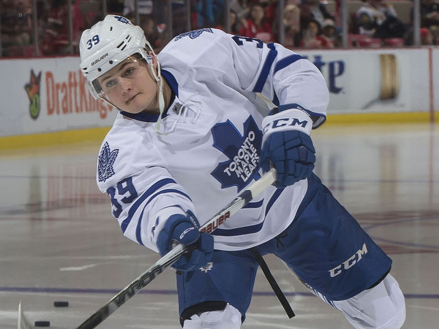 Nylander sticking with Maple Leafs, burning 1st year of entry-level contract