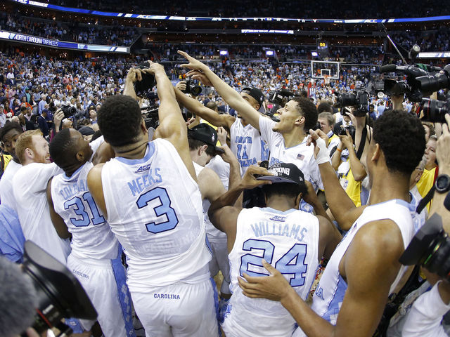 VIDEO: North Carolina players prank freshmen before practice