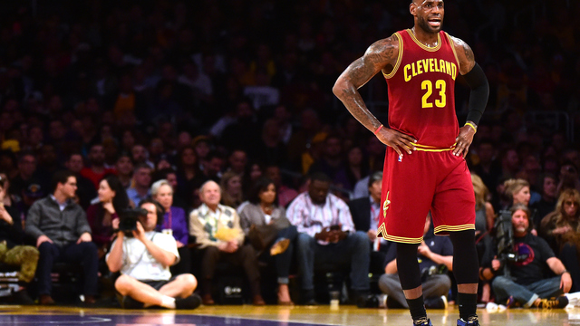 LeBron rests against Mavericks