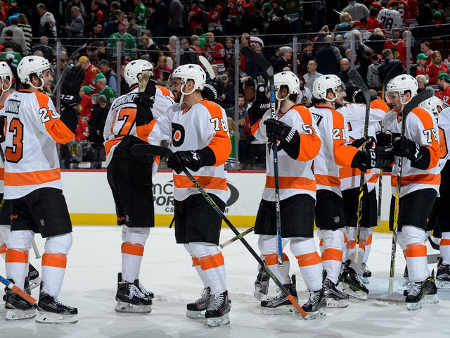 Surging Flyers move into playoff spot with win over slumping Blackhawks