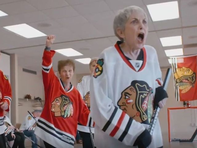 VIDEO: Quenneville brings Blackhawks game to seniors home