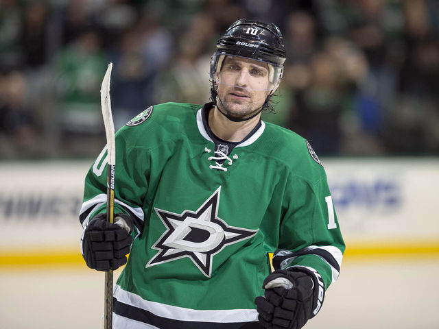 Patrick Sharp returns after 6-game absence for Stars