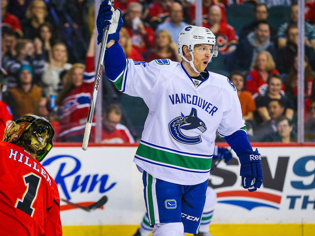 Canucks' Hansen suffers setback, will miss at least another 2 games