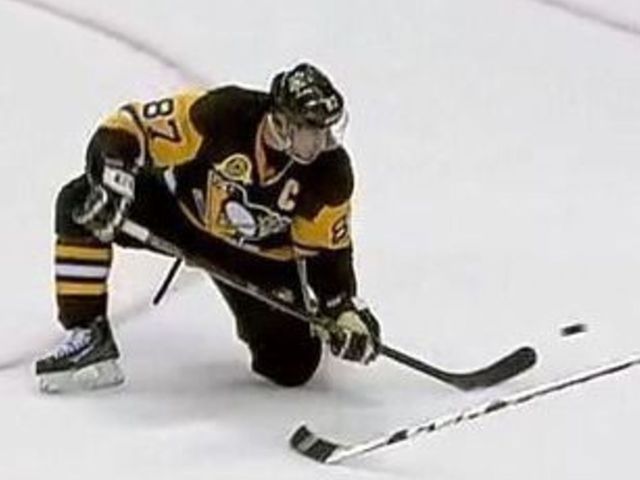Crosby nets game-winner on 1 knee, Penguins win 4th straight