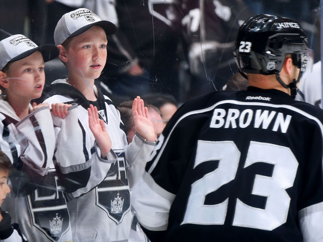 VIDEO: Brown fights off defender, snipes in 3rd straight game