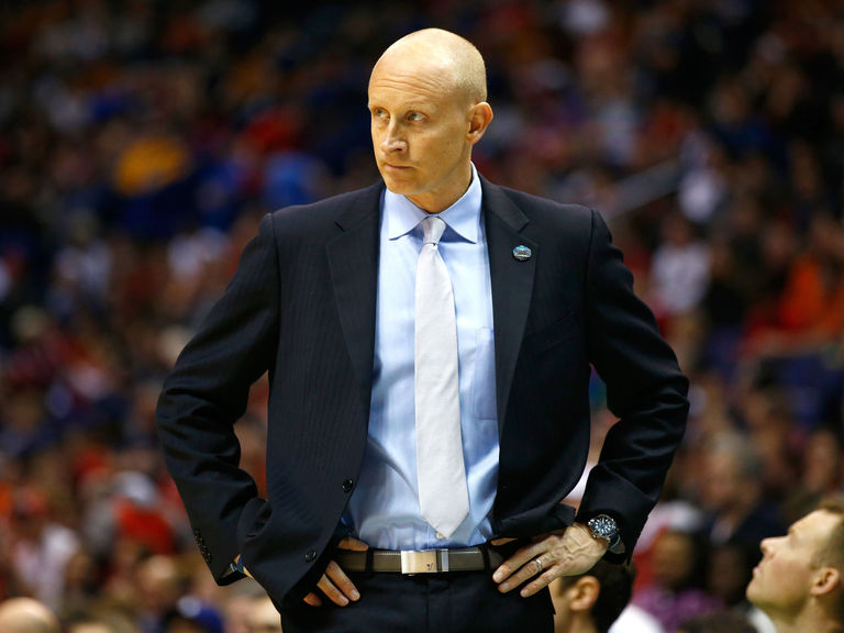 VIDEO Xavier coach interferes with Wisconsin shooter