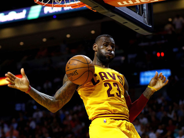 LeBron James appears to unfollow Cavaliers on Twitter, Instagram