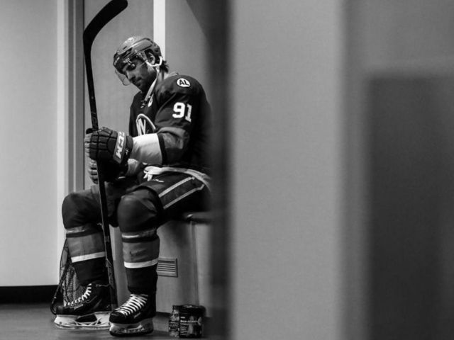 Islanders' Tavares suits up in 500th game