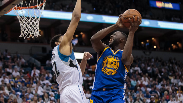 VIDEO: Draymond Green gets away with the ultimate illegal screen