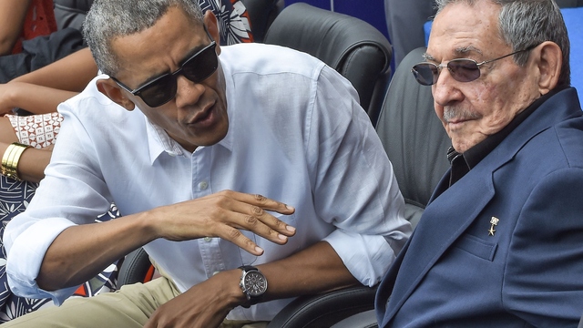 VIDEO: Obama, Castro do the wave during Rays-Cuba