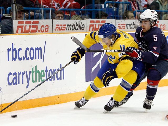 Canucks sign Swedish League MVP Anton Rodin to 1-year contract