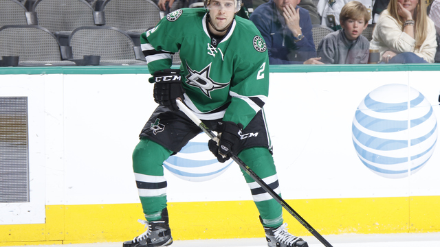 Report: UFA Russell in serious talks with 8 teams